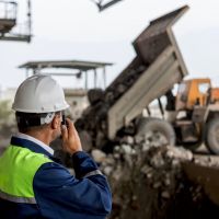 camion con ingegnere recupero inerti costruzioni a Isola Del Gran Sasso Teramo Abruzzo ESSEBI