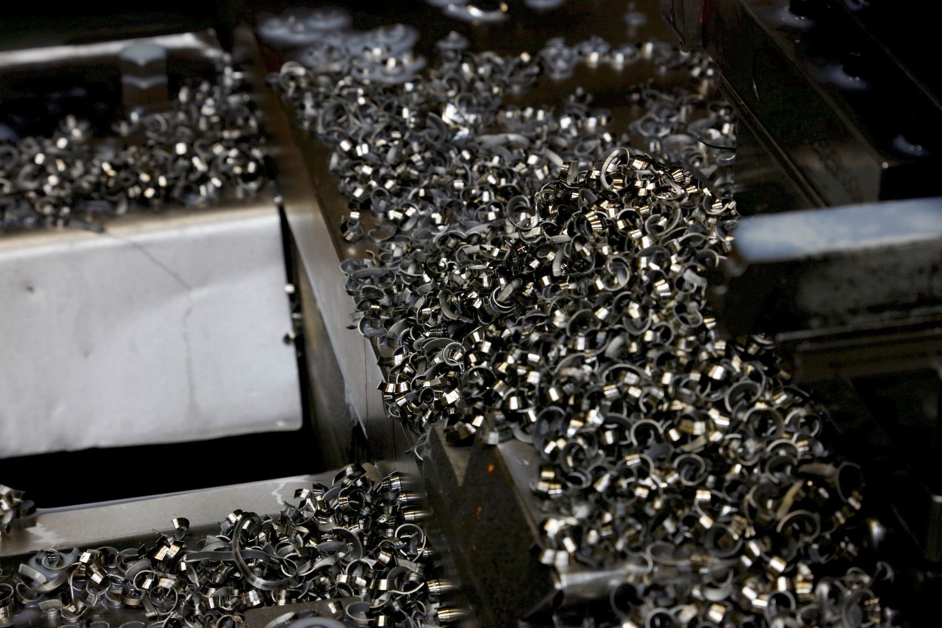 limature metallo gru recupero e smaltimento materiale industriale ESSEBI Isola Del Gran Sasso Teramo Abruzzo
