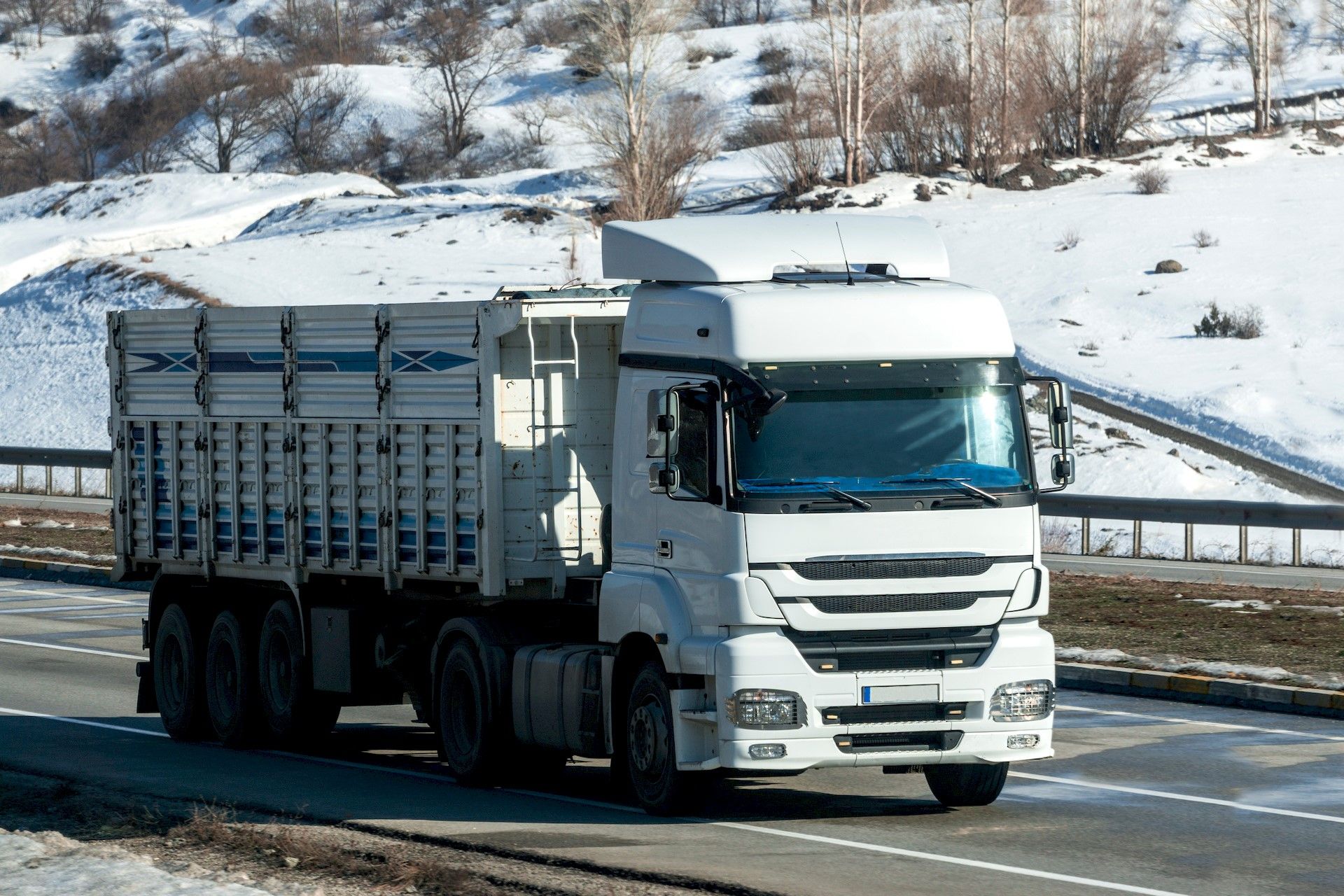 tir durante trasporto recupero e smaltimento materiale commerciale ESSEBI Isola Del Gran Sasso Teramo Abruzzo